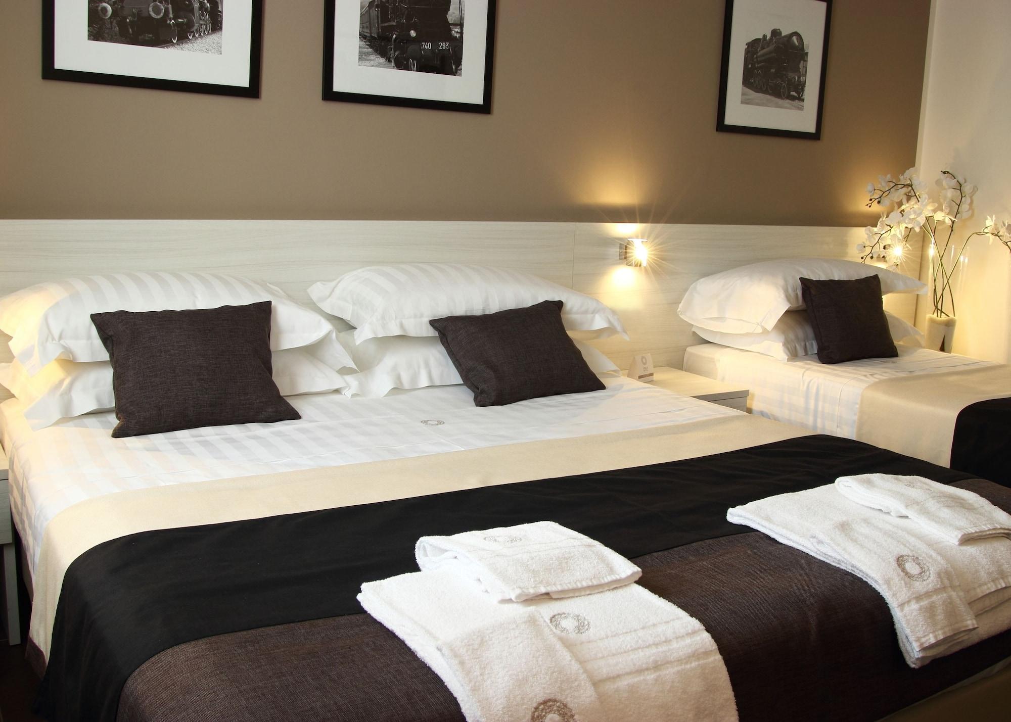 נאפולי Stelle Hotel The Businest מראה חיצוני תמונה