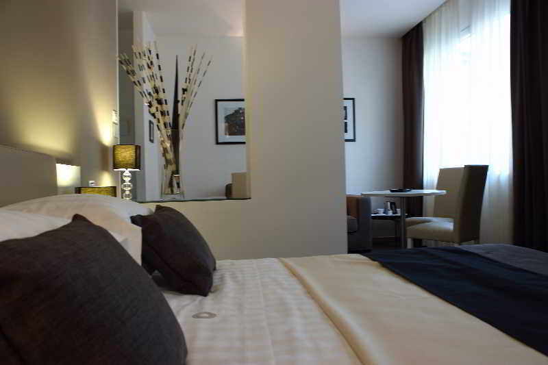 נאפולי Stelle Hotel The Businest מראה חיצוני תמונה