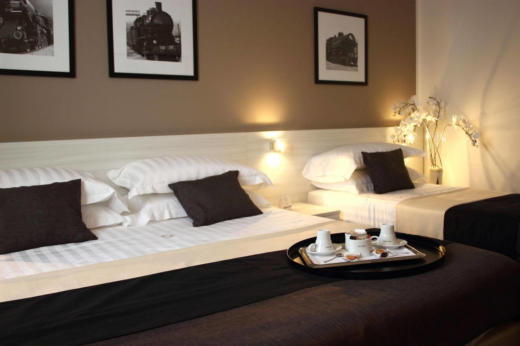 נאפולי Stelle Hotel The Businest מראה חיצוני תמונה